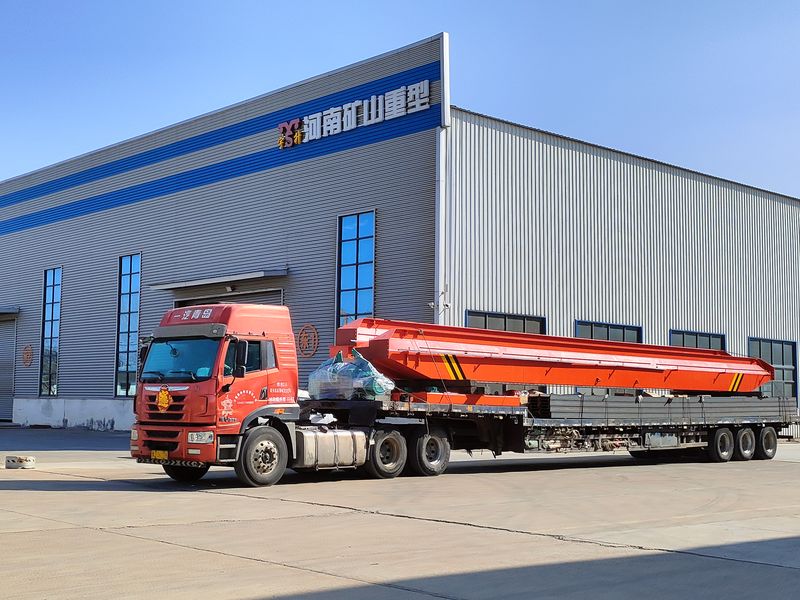 電動(dòng)單梁起重機(jī)，LD20t-26.8m，4臺(tái)，發(fā)往石家莊交付客戶使用。