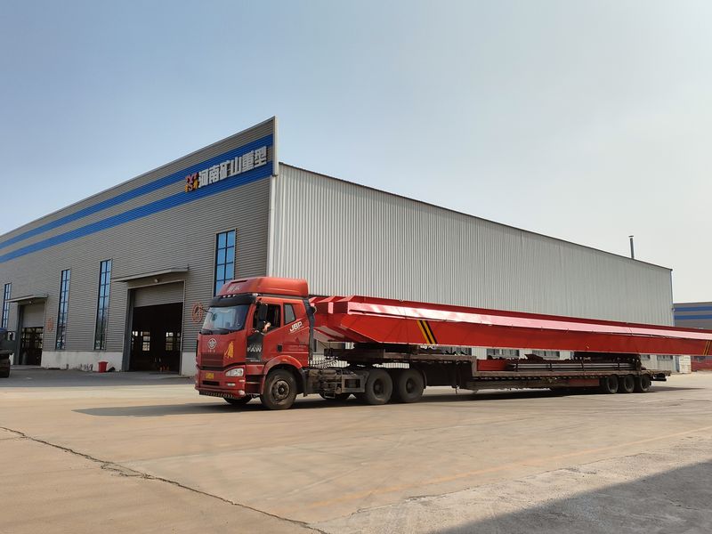 4臺(tái)電動(dòng)單梁起重機(jī)，LD10t-26.53m，發(fā)往浙江交付客戶使用。