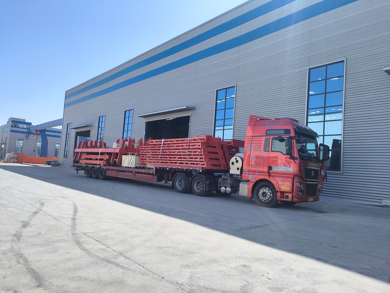 電動(dòng)葫蘆門(mén)式起重機(jī) 4臺(tái) MHxh10t—8m    2臺(tái) MHxh5t—8m      2臺(tái) 制作完成，出口哈薩克斯坦交付客戶使用